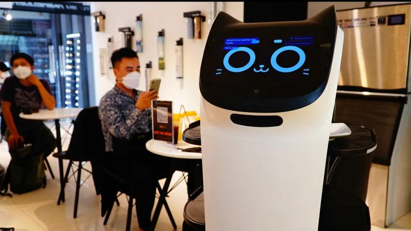 robot phục vụ nhà hàng bệnh viện bellabot
